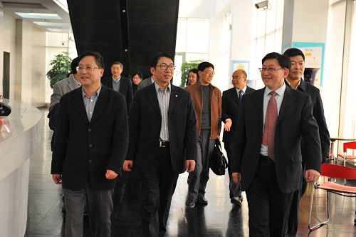 市金融黨委孔慶偉書記：積極支持上海股交中心在自貿(mào)區(qū)開展工作_上海股權(quán)托管交易中心