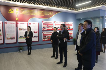 上海工業(yè)投資集團(tuán)一行來訪股交中心洽談合作